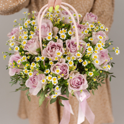 Сумочка с розами Кения и ромашками (танацетум) N 50540