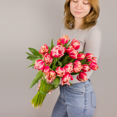 Букет из 15 пионовидных тюльпанов Колумбус 46325