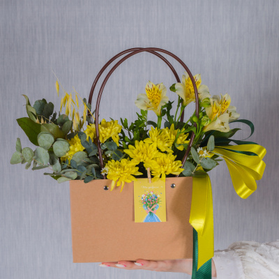 Сумочка с альстромерией и хризантемой "Бабье лето" N 38368Дв