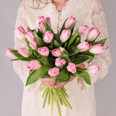 Букет из 25 розовых тюльпанов (без упаковки) 7338