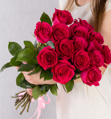 Букет из 15 розовых роз Эквадор с крупным бутоном 60 см. арт. 36397