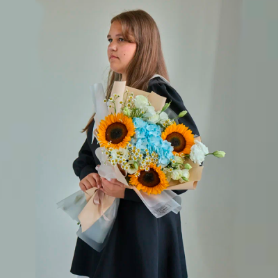 Букет школьный с подсолнухами и гортензией N 84603
